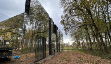 De spiegelvilla in Meerhoven (foto: Rogier van Son).