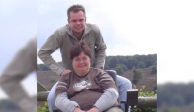 Twan en zijn moeder Hannie (foto: Twan Mensen).