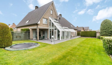 Binnenkijken in de nieuwe villa van Roy Donders in België