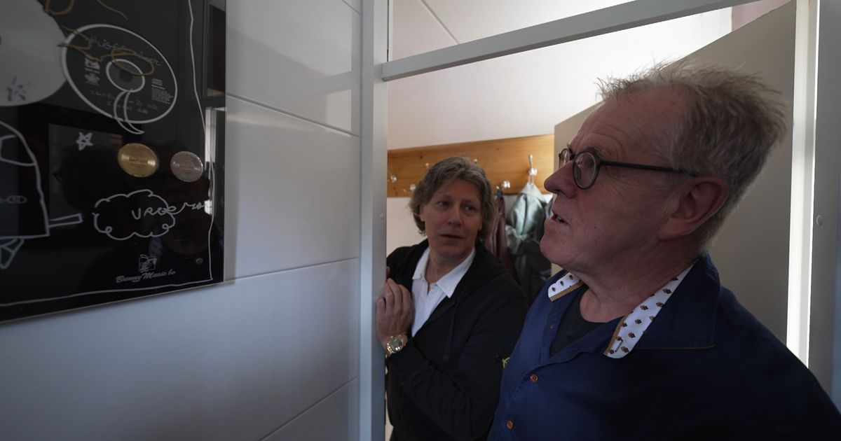 Gouden plaat voor 'Busje komt zo' op het toilet: 'Hier komen nog eens mensen'