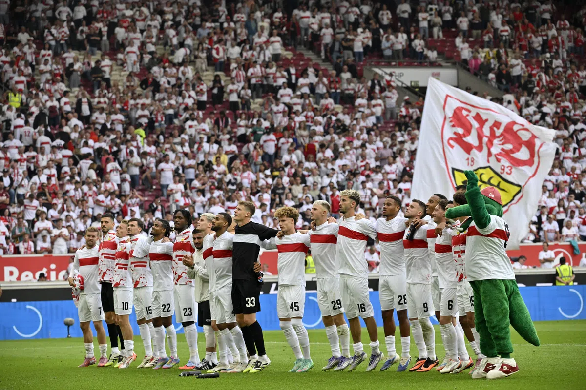 Go Ahead Eagles-tegenstander VfB Stuttgart door mist vertraagd