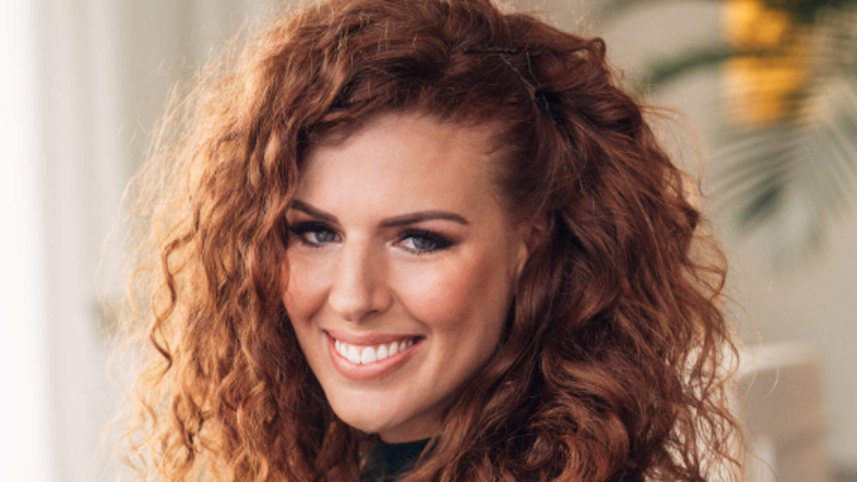 Candice uit ‘Blind getrouwd’ in verwachting van eerste kindje: “Baby Martens is on the way”