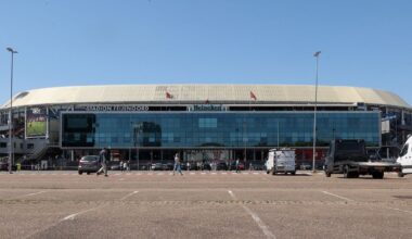 Stevige kritiek van aandeelhouders De Kuip richting stemming over eenwording met Feyenoord