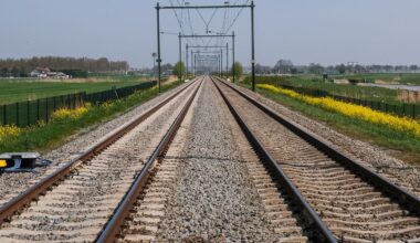 Fietser gewond bij aanrijding Drachten | Vertragingen op het spoor volledig voorbij