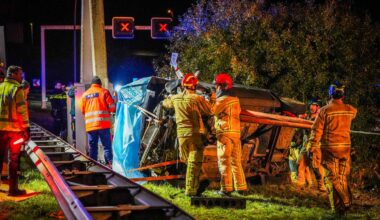Bij het ongeluk op de A2 raakte een vrouw zwaargewond (foto: Persbureau Heitink).