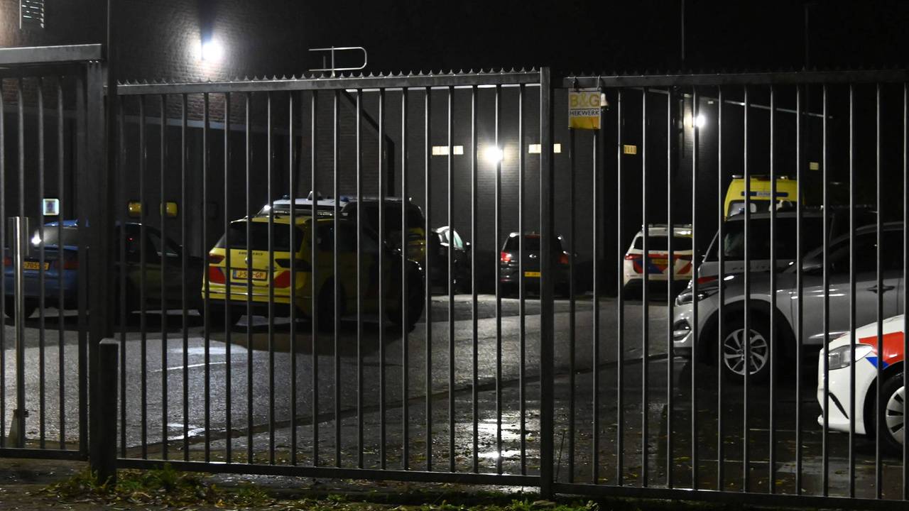 112-nieuws: Arrestant overleden in politiebureau Breda • 1000 liter-vat met drugsafval gedumpt in Bergen op Zoom - Omroep Brabant