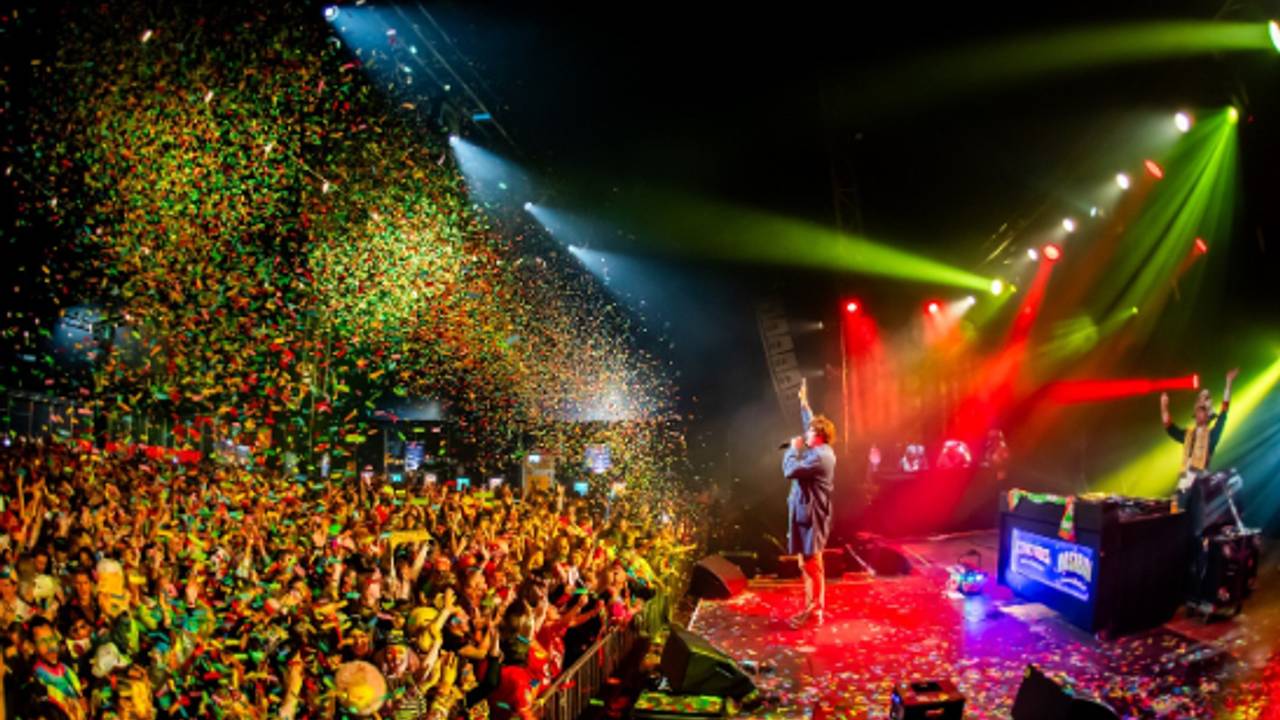 De posters voor Ut Sneeuwbal en Ut Nasibal stonden al klaar (foto: FeestindeTent).