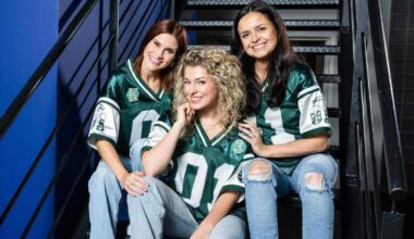 Julia sleepte zich dankzij K3-collega’s door relatiebreuk: “Er is zoveel positivisme in de groep”