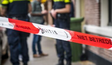Woning dicht en cameratoezicht in straat na explosie - Omroep West