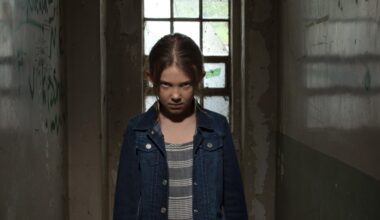 Op 9-jarige leeftijd startte ze met acteren, en nu is ze de ongekroonde koningin van Netflix en de fantasywereld