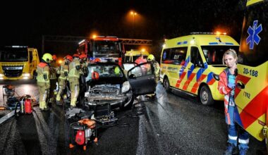 De hulpdiensten ter plaatse.