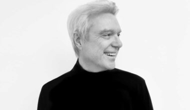 David Byrne herenigt zich met Brian Eno op nieuwe single ‘T Shirt’