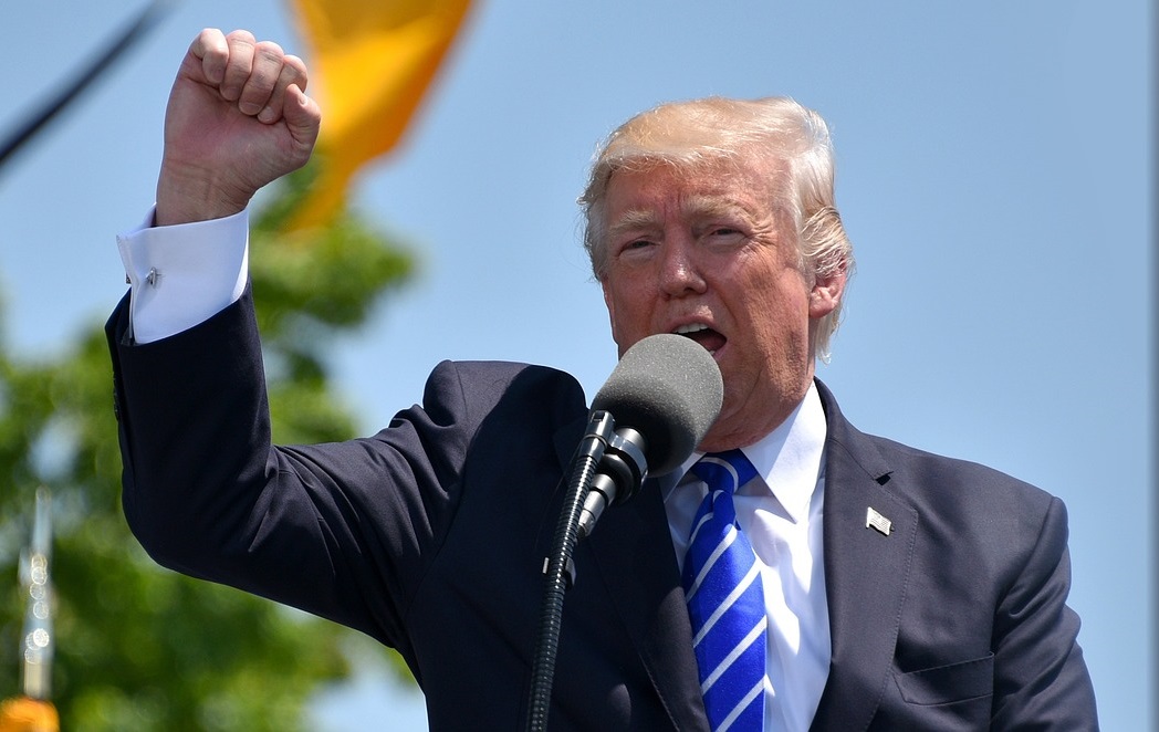 Trump wil tijdens shutdown werkende luchtverkeersleiders belonen met 10.000 dollar - Luchtvaartnieuws