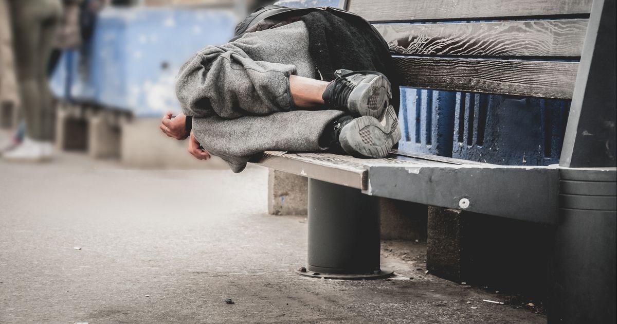 Rotterdam gaat overlast door verslaafde dakloze mensen aanpakken, 'bedelopbrengsten afpakken'