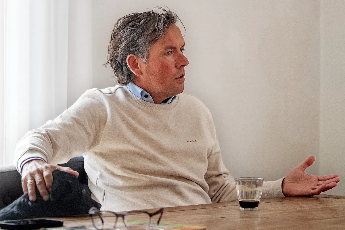 Twee trainers doen in dezelfde tv-uitzending open sollicitatie naar klus bij Ajax