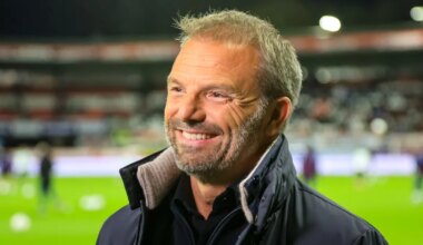 Maurice Steijn laakt 'raadselachtige' rode kaart na NEC - Sparta Rotterdam