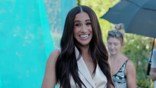 Meghan Markle terug op het witte doek als zichzelf: 'Koninklijke is dan verleden tijd' - RTL.nl