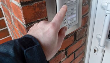 Dieven met geld en juwelen aangehouden na babbeltruc - Rijnmond