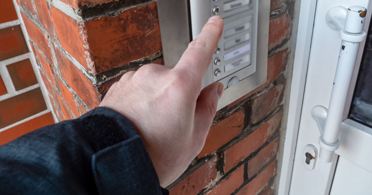 Dieven met geld en juwelen aangehouden na babbeltruc - Rijnmond