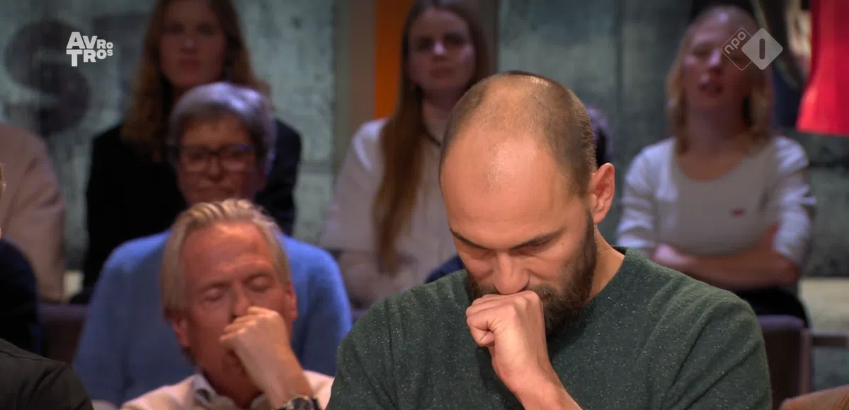 Bijzonder: Bas Dost geeft live op tv emotionele update, ook Jinek geraakt