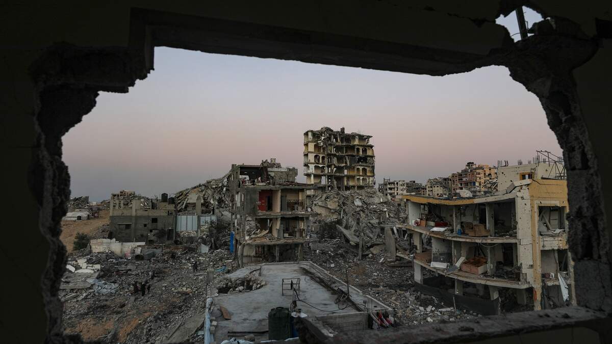 Bij nieuwe Israëlische luchtaanvallen op de Gazastrook zijn volgens Palestijnse medische hulpverleners zeker zes doden gevallen in de stad Gaza en vijf in of rond Khan Younis in het zuiden.