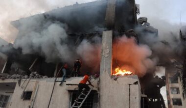 Rook en brand na een Israëlische aanval op Gaza-Stad.