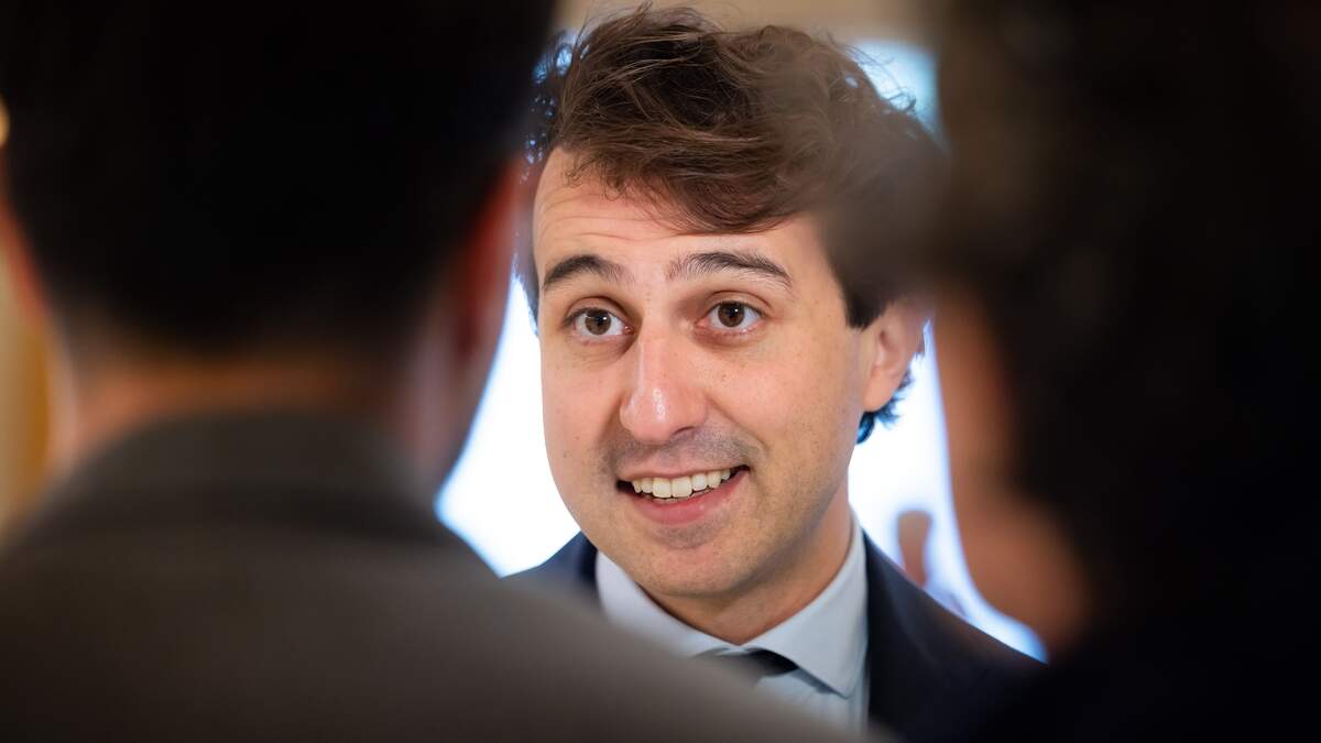Jesse Klaver in de Tweede Kamer. Zijn partij neemt het initiatief om meer geld naar Kiev te sturen.