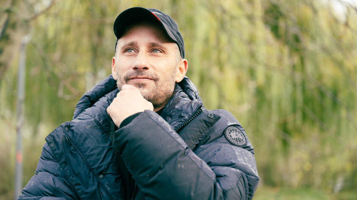Matthias Schoenaerts enkele uren in cel na politiecontrole: acteur had geen geldig rijbewijs, weigerde alcoholtest en was weerspannig - GVA