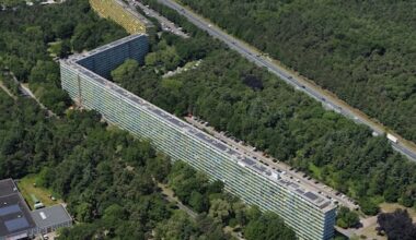 'Geen zware spullen op balkon'