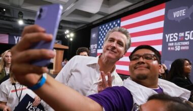 Democraat Newsom zet aanval in op Trump met omstreden kiestruc