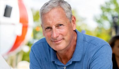 Gert Verhulst geopperd als tafelgast bij Vandaag Inside: 'Hij is een groot voorbeeld van mij'