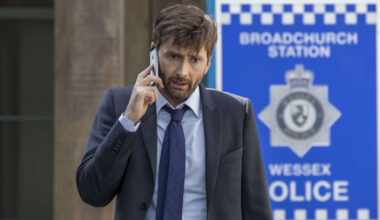 De remake moeten we snel vergeten, het Britse origineel scoort gelukkig een dikke 92% op de Tomatometer