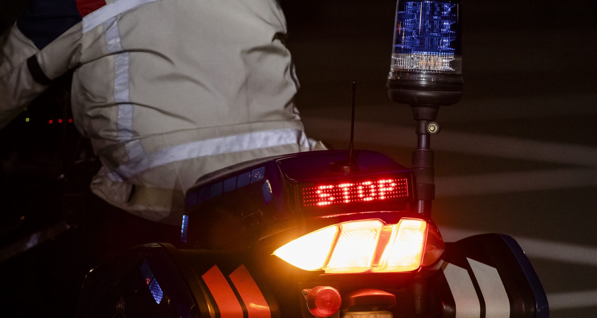 Politie neemt rijbewijs bestuurder in, slechts twee uur nadat hij 18 werd