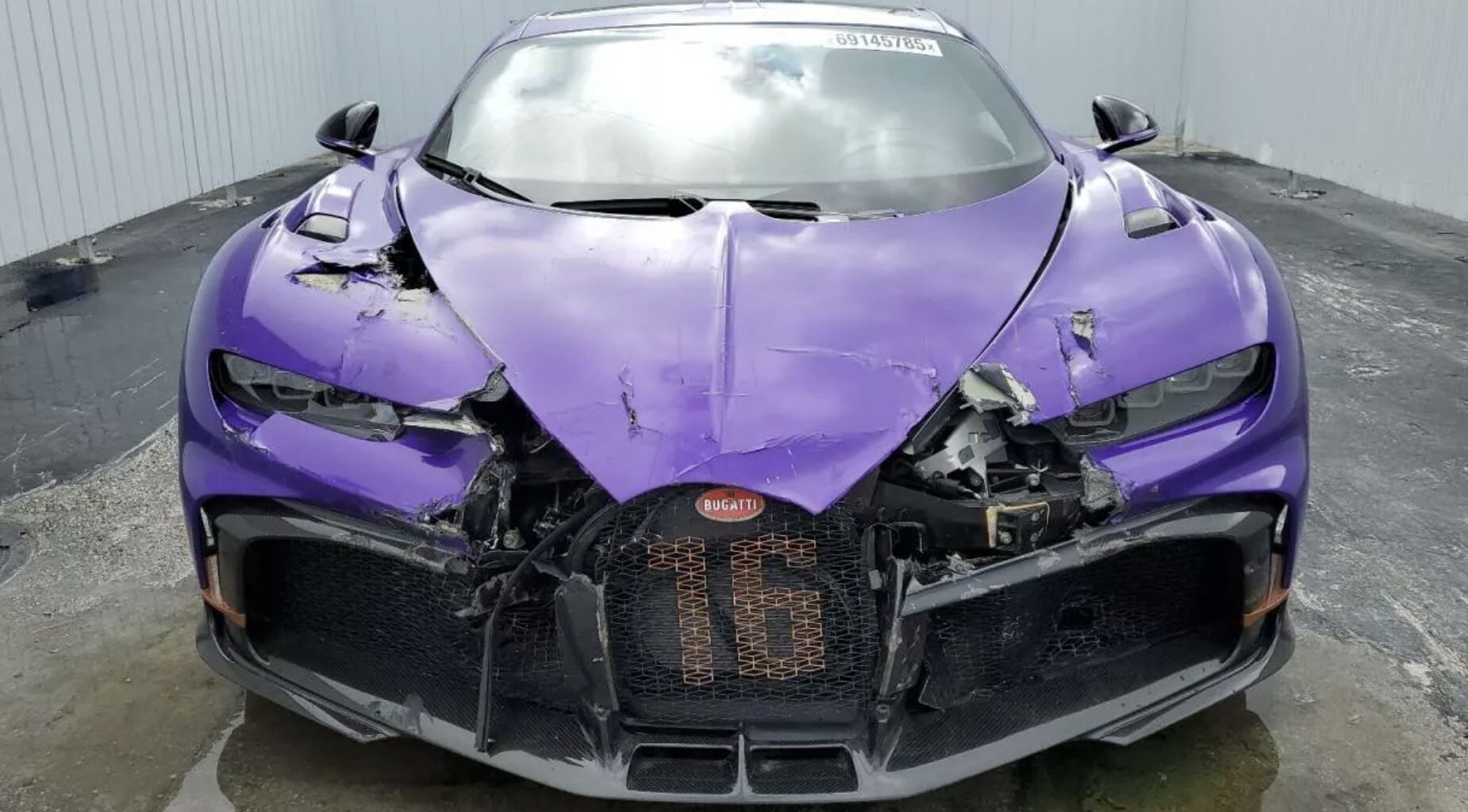 Beruchte influencer zet Bugatti onder druk, CEO grijpt in