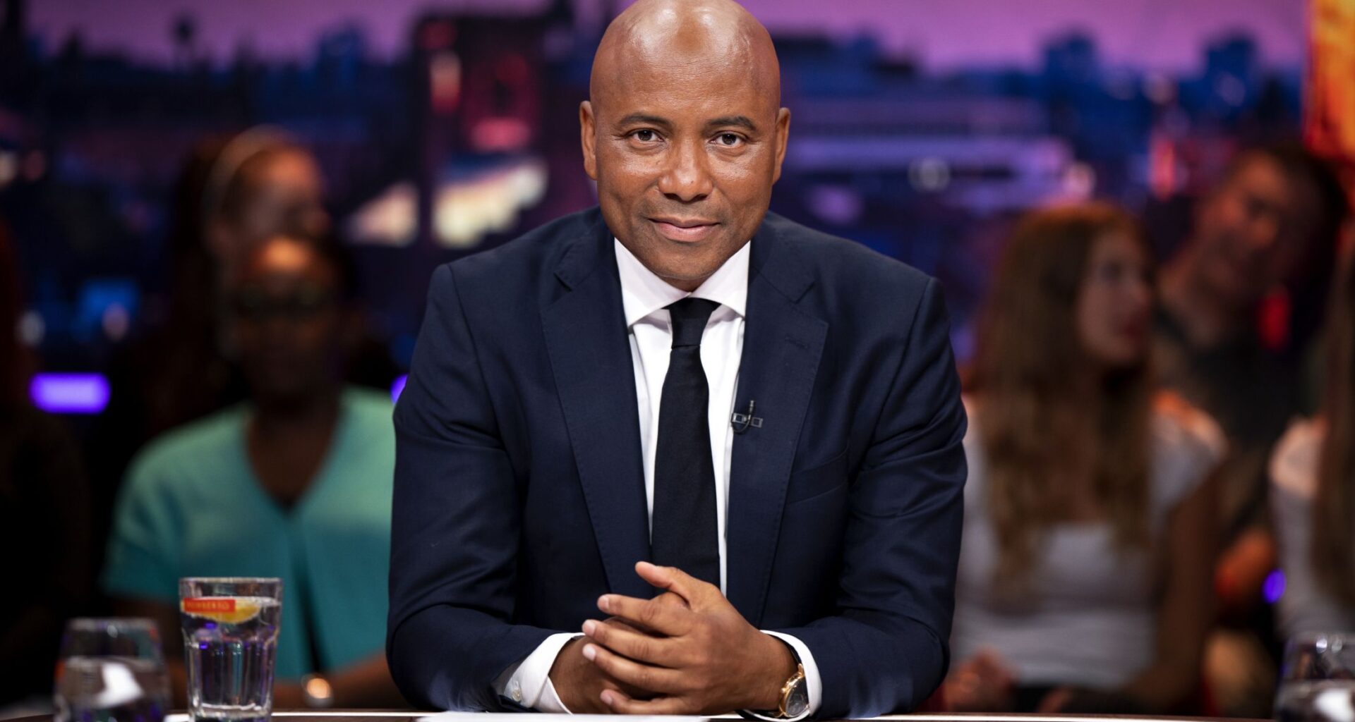 Dit verdien je door één week in alle talkshows te zitten als publiek