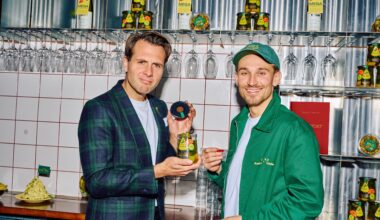 Camiel en Tobias bedachten in Expeditie Robinson augurk Dikke Pickle