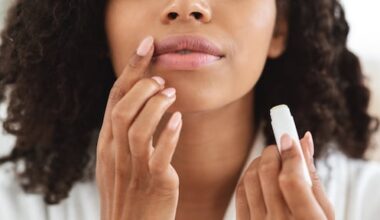 Waarom we in de winter vaak last hebben van droge lippen (en waarom vaseline smeren niet helpt)