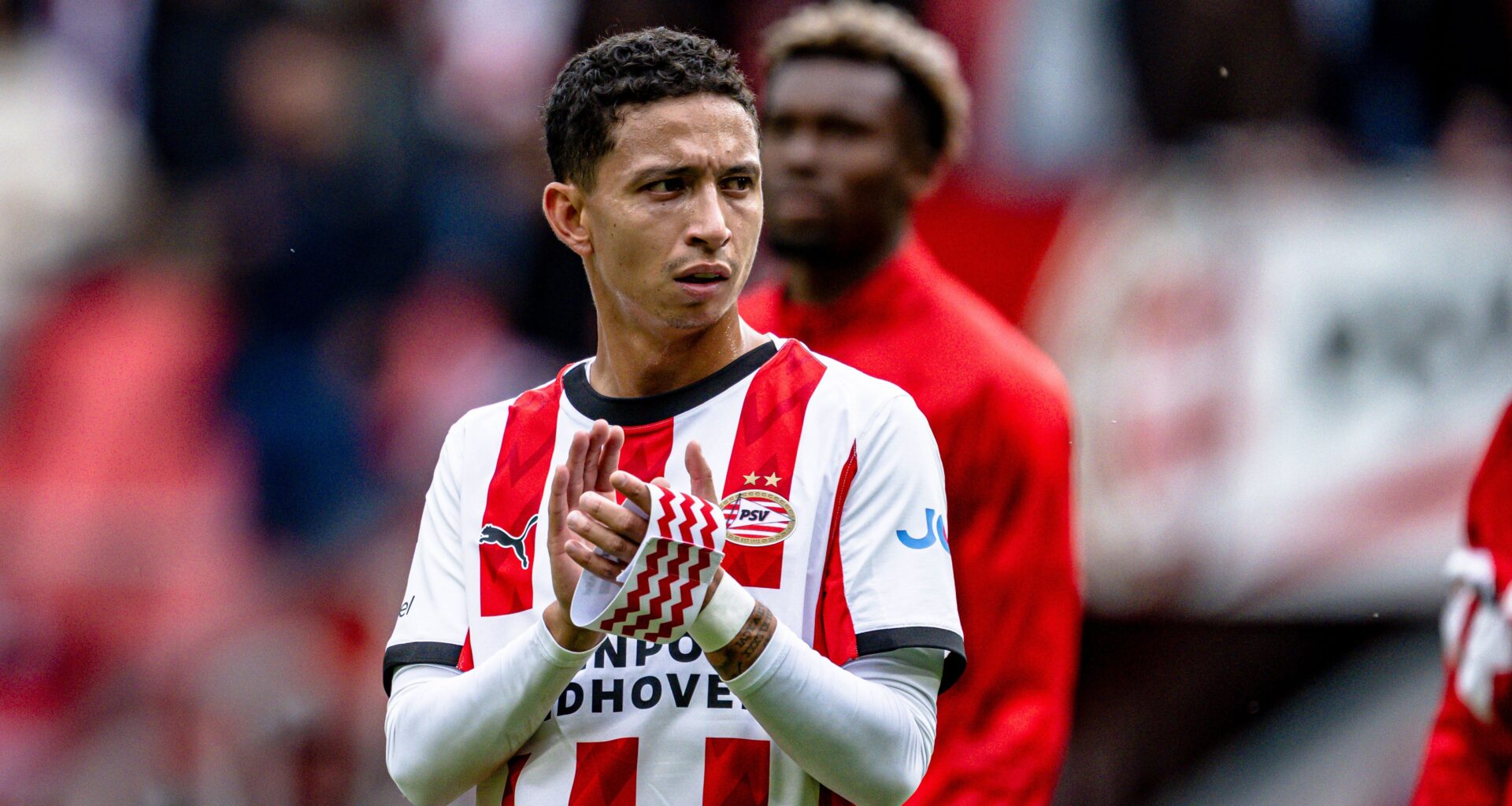 Wesley Sneijder en Theo Janssen zijn het volledig eens over mogelijke interlandcarrière van Mauro Júnior bij Nederlands elftal