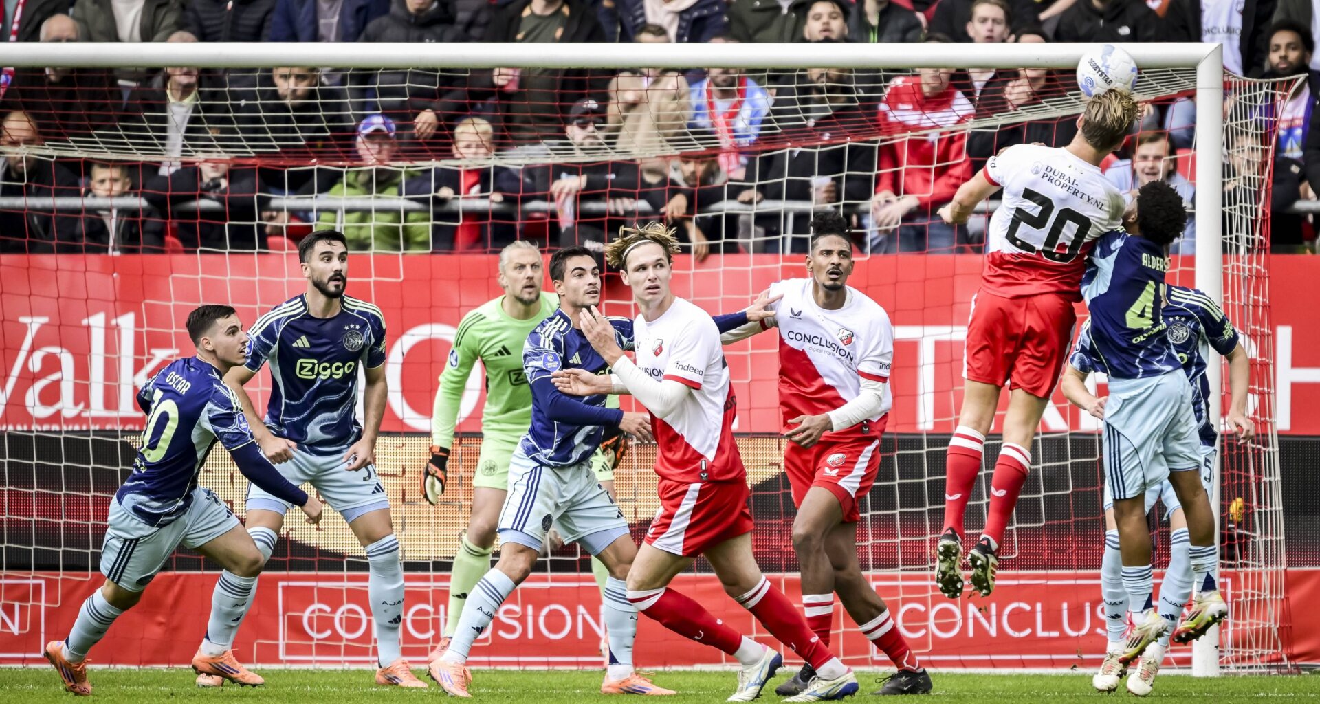 Ajax-fans zijn helemaal klaar met één speler in duel met FC Utrecht: ‘Persona non grata!’