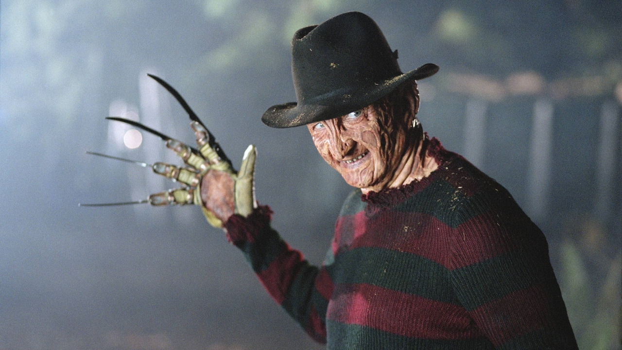 Robert Englund onthult 'Walk of Fame'-ster geheel in stijl met 'Freddy Krueger'-klauw
