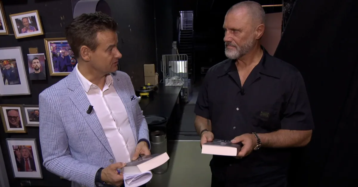 John de Wolf vertelt In de Wandelgangen over zijn boek: 'Het is een ode aan mijn moeder'