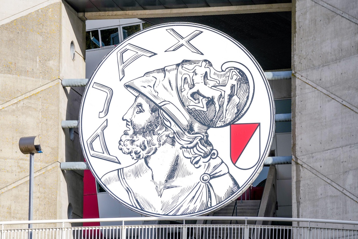 Foto: ‘Enorme schoonmaak bij onbestuurbaar Ajax’