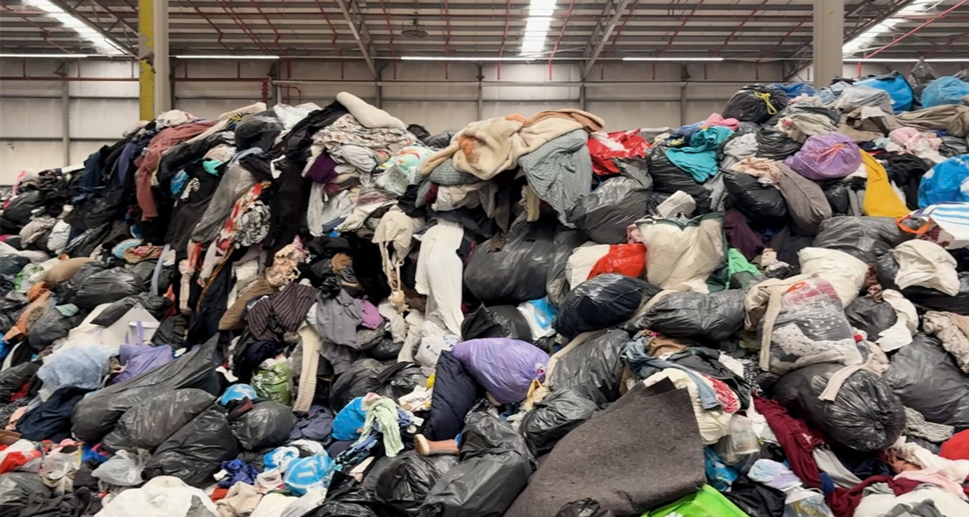 De rampzalige gevolgen van onze kledingindustrie + filmpje - Vroege Vogels