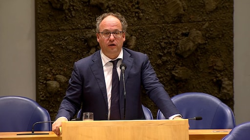 formatie beginnen met vier partijen 'groot risico' voor onderlinge verhoudingen