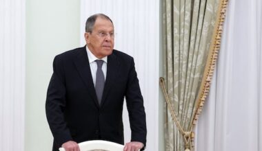 Lavrov in de problemen? Russische media speculeren over lot buitenlandminister