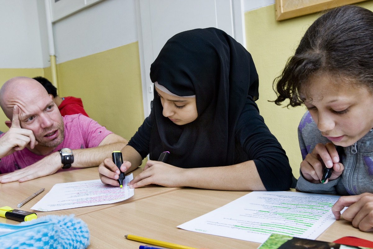 meisje met hoofddoek