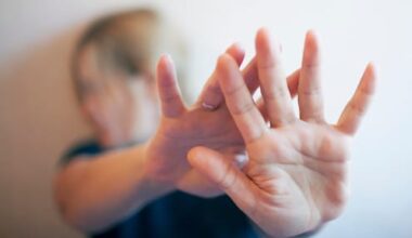 'Hij dreigde m'n ouders te vermoorden'