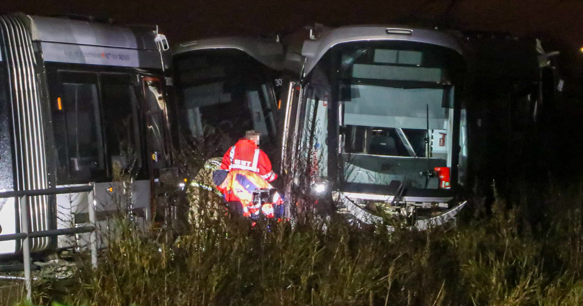 Meerdere gewonden bij botsing tussen Tram 25 en auto in Uithoorn