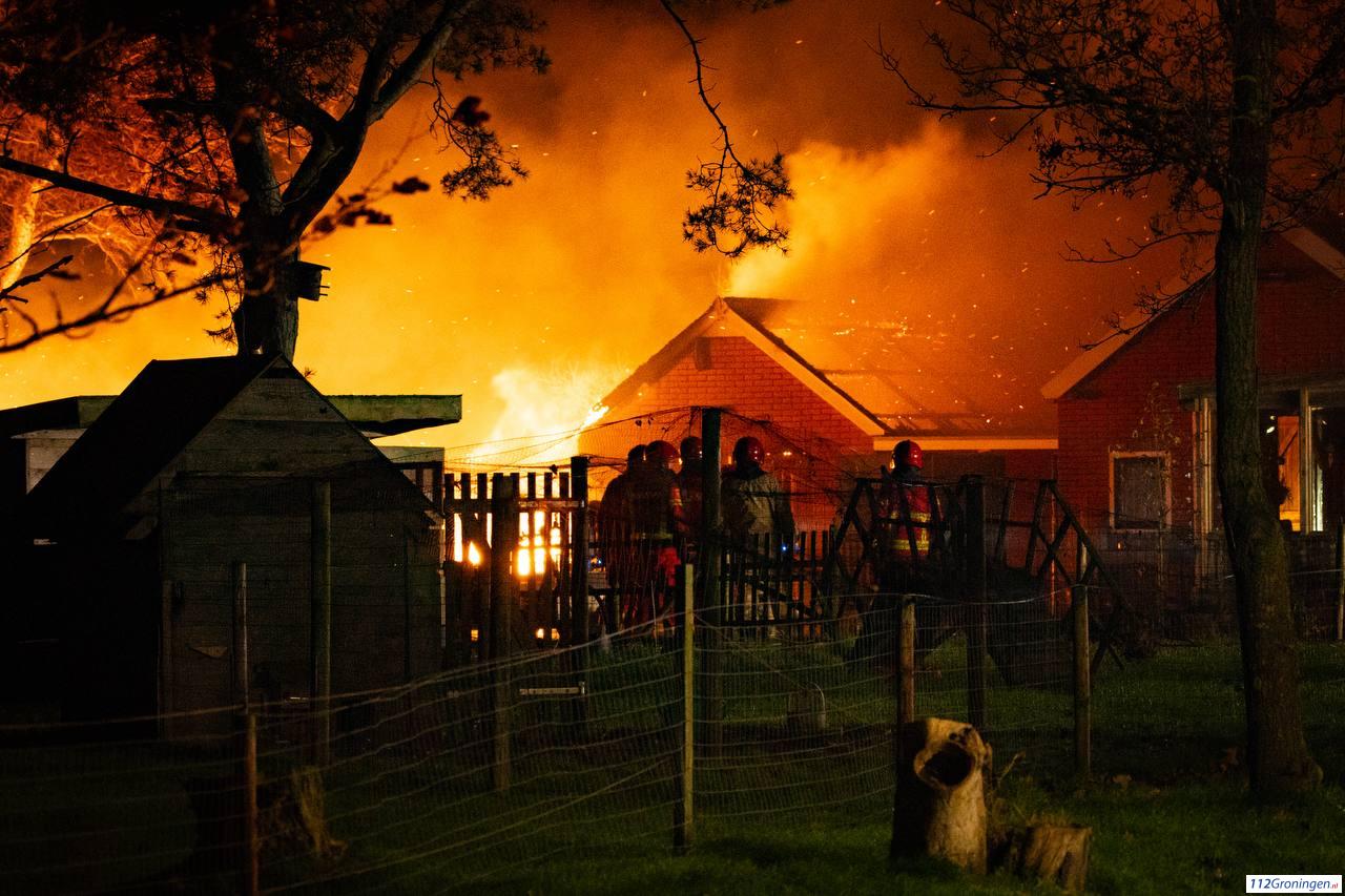 Uitslaande brand aan Dieftilweg in Leermens