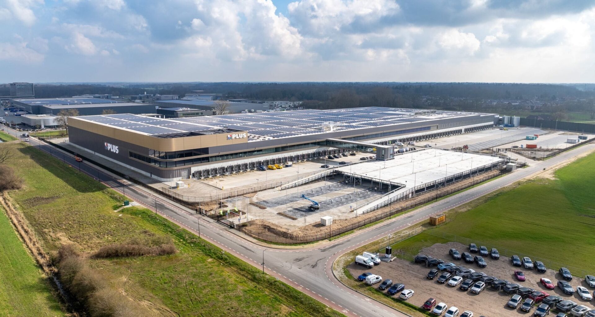 plus distributiecentrum deventer